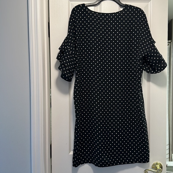 Banana Republic Black polka dot dress with ruffle sleeve - Size 12 - Picture 5 of 5